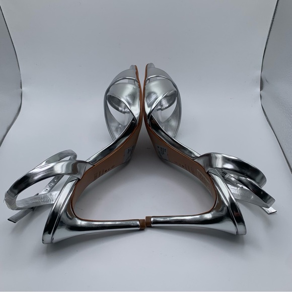 NWB Schutz Hilda 65MM Metallic Leather Sandals size 9 B women’s pumps 1118 - Picture 11 of 12